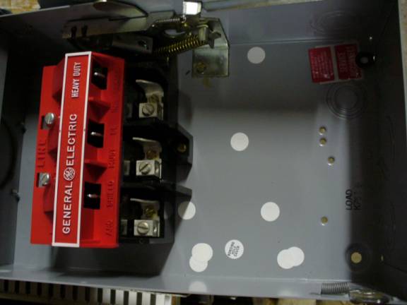 Click to see larger image - General Electric 30 Amp THN3361R Non-Fusible Safety Switch